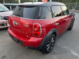 右後方からの写真です。