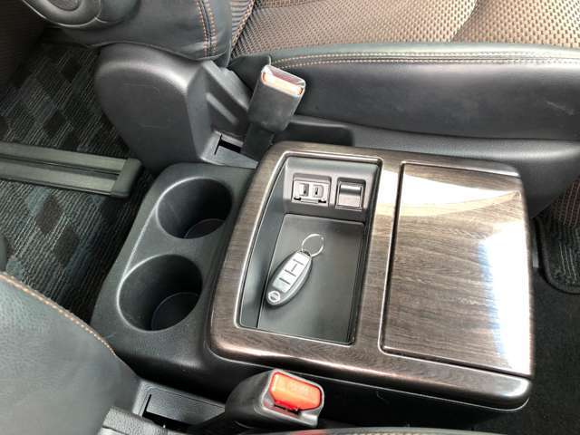 ☆当社は別に車保管場がございます。お越しになられる際は事前にお問い合わせ頂けますとスムーズにお車の方ご覧になれます(^^♪
