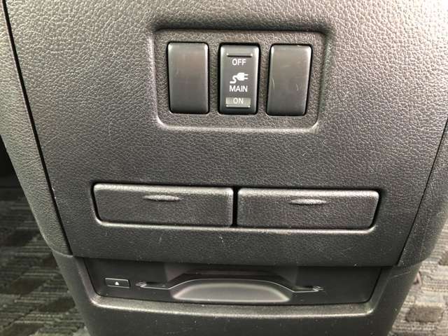☆当社は別に車保管場がございます。お越しになられる際は事前にお問い合わせ頂けますとスムーズにお車の方ご覧になれます(^^♪