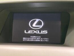 【純正ナビ】人気の純正ナビを装備。オーディオ機能も充実しており、Bluetooth接続すればお持ちのスマホやMP3プレイヤーの音楽を再生可能！毎日の運転がさらに楽しくなります！！