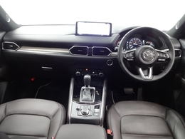 細部まで作り込まれた造形美！毎日でも運転して『人馬一体』を楽しみたくなります。是非、クルマに触れてその質感を味わってください。