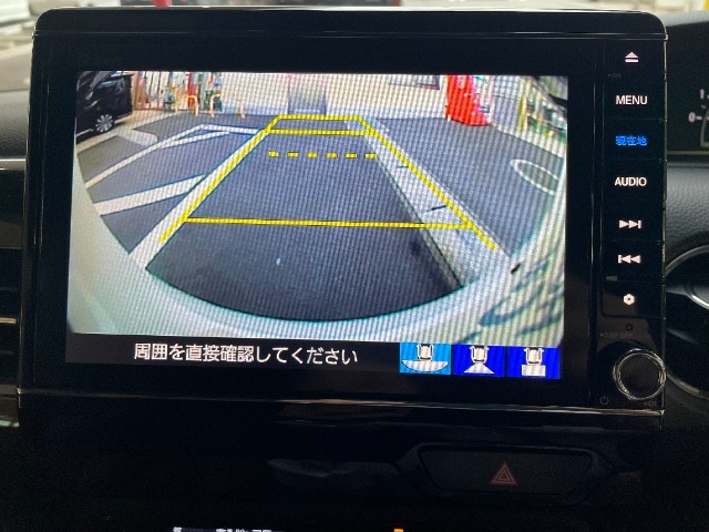 バックカメラも付いています。駐車の時に便利なのはもちろんの事、後方死角にいる子供たちに気が付くことができるので安心安全ですね！