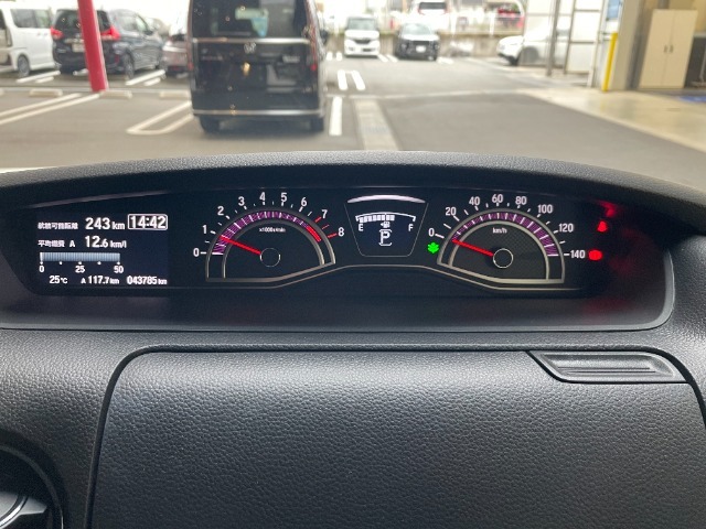 視認性の高いメーターが運転をアシストしてくれます♪