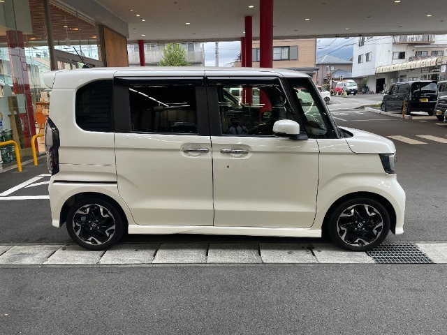 当店で購入して頂いたお車には距離無制限、一年間の保証をお付け致します。