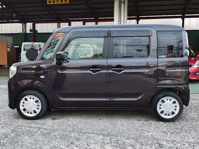 お子様の乗り降りもラクラク！狭い駐車場でも安心なスライドドア付き♪