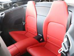 専用のオペレーターが対応、万が一の故障の修理（一般保証）からドライブ中の走行不能時において緊急の応急処置、お車のレッカーサービス、お客様の移動手段等の手配のサポートを一定の条件にて無料サポート致します