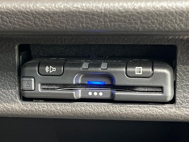 【ETC】高速道路の料金所をストレスなく通過！話題のスポットやサービスエリアに多い「スマートIC」利用時は必須のアイテムです。当店でセットアップを実施、ご納車当日からすぐにご利用いただけます！