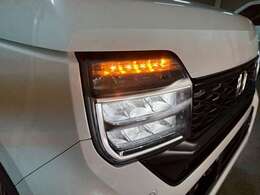 LEDヘッドライトが暗い夜道をしっかりと照らしてくれるので安全に運転していただけます。