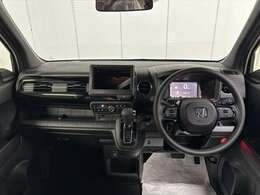 開放的な運転席周りとなっております♪