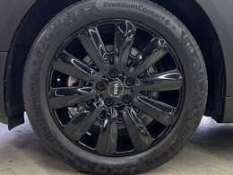 ■純正18インチホイールを装着しております！■キャリパー塗装や低ダストブレーキパッド等の追加カスタムもお気軽にご相談下さいませ！■