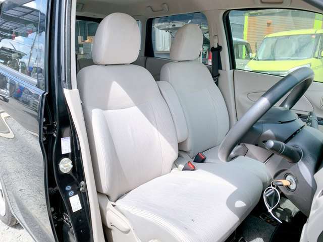 当店では軽自動車から普通車まで幅広くオールメーカーの車種・色・グレードを豊富に揃えております。