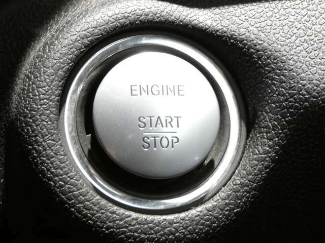 「キーレスゴー」付き！キーの所持だけでドアの開錠＆施錠と、スタートボタンのプッシュでエンジン始動できます！