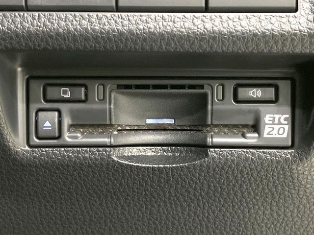 【ETC】高速道路の料金所をストレスなく通過！話題のスポットやサービスエリアに多い「スマートIC」利用時は必須のアイテムです。当店でセットアップを実施、ご納車当日からすぐにご利用いただけます！