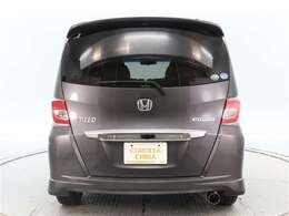 広々とした車内空間に優れた燃費性能。更にデザインも上質で人気のお車です！