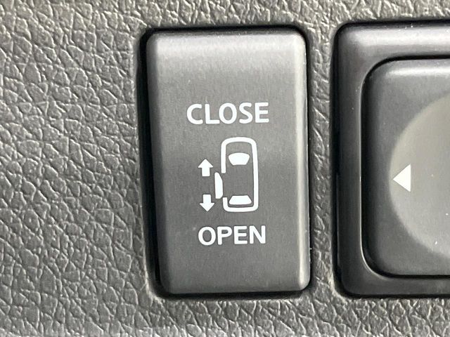 【パワースライドドア】スマートキーや運転席のスイッチでスライドドアの開閉が可能♪電動だから力を入れてドアを開ける必要が無く、小さいお子様でも、重い荷物を持っている時もラクに開け閉めできます♪