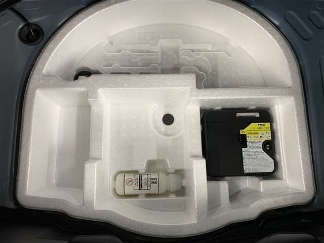 もしもの時のパンク修理キット搭載