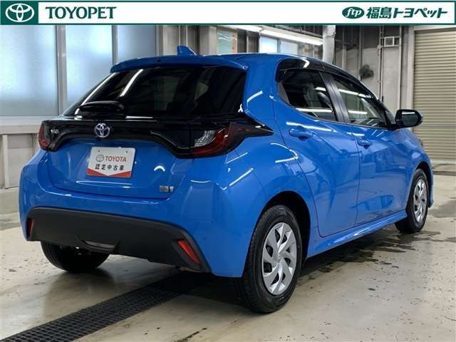 ボディーカラーはスタイリッシュなシアンメタリックです。