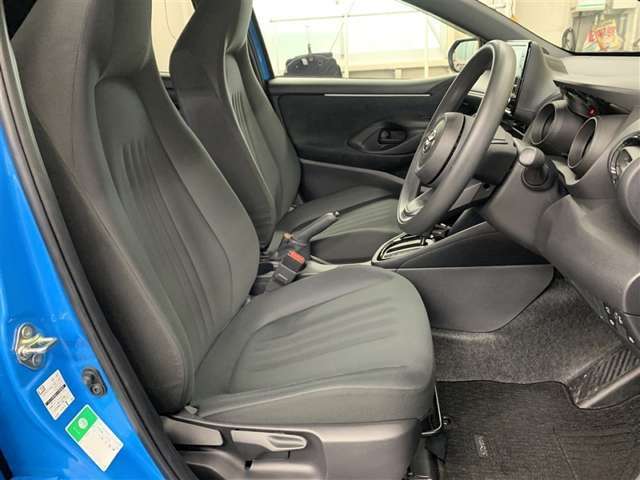 見えないところまで美しく、室内からエンジンルームまで徹底的に洗浄。「まるごとクリーニング」実施済み！