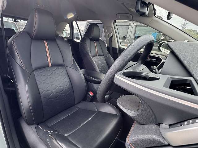 運転席シート廻りは使用感も少なく、良好な状態となっています。丁寧に使われていたことがよくわかりますね。