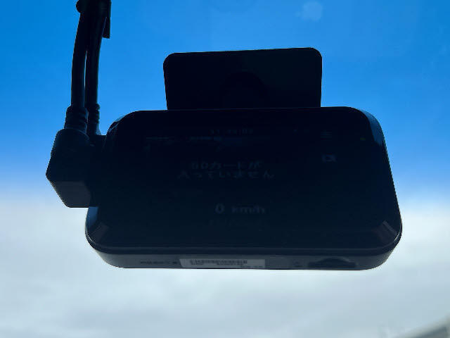 後部座席に乗せる方のための装備は必要ですか？天井モニター（フリップダウン）などがついたお車もあります！もちろん後付けも可能です！