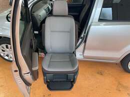 全車保証（無料）付きでご購入後もご安心してお乗りいただけるようにしております。