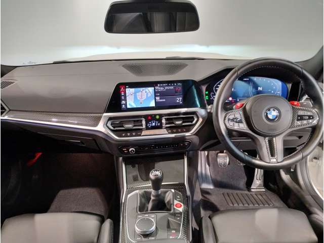 アウトバーンでの走行を見据えたBMWのブレーキシステムはもしもの時にもいち早くマシンを停止してくれます。