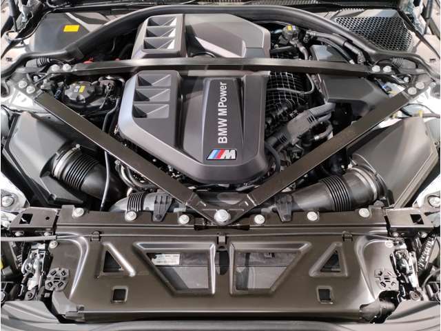 【ご納車前点検】BMW認定中古車は100項目の箇所を徹底的にチェック致します。機械的な箇所や電気系、コンピューターなどをご納車前に点検し、交換基準に達した部品は全て新品に修理返品した後にご納車致します。