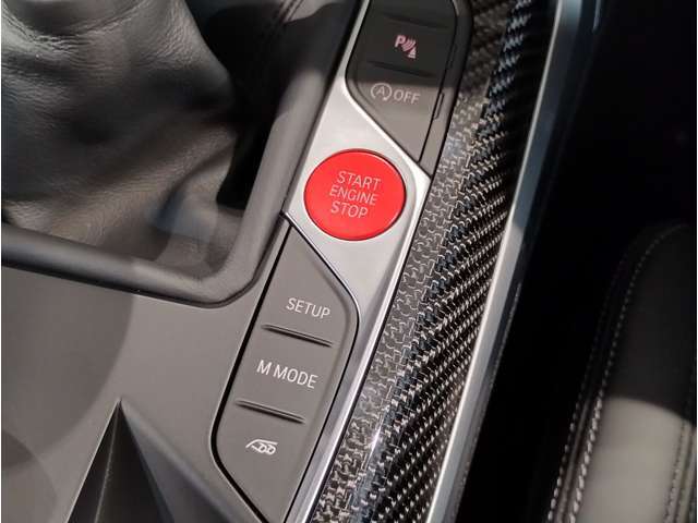 【プッシュスタート】プッシュスタートの最大のメリットは「防犯対策」です。スマートキーと車のIDが合致しないとエンジンは始動させることができません。