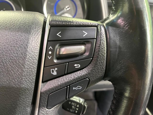 【レーダークルーズコントロール】高速道路での長距離走行が楽に！！自動で速度を保つクルーズコントロールが、衝突軽減システムと連携し、前方の車両を感知して車間を保つように速度調節してくれます！！