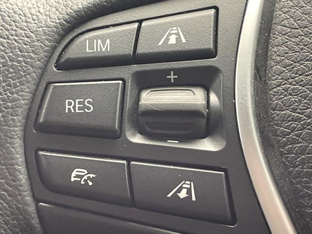 ●レーダークルーズコントロール：前の車との車間距離を一定にとりつつ、一定速度で自動走行してくれる次世代のクルーズコントロール！主に高速道路や自動車専用道路で使用する便利な機能です！