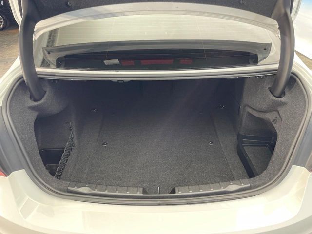 ●トランクルーム：趣味が広がる収容スペース！これだけの広さがあればお買い物やレジャーなどにも最適です！使用感も少なくきれいな状態を維持しております。