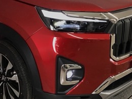 【LEDヘッドライト】ディスチャージヘッドライト（HID）と同等の明るさで、夜道や雨天走行が明るく視界良好！！　フォグライトも装備で、安心感さらにUPです♪安心ドライブを楽しんで下さい♪