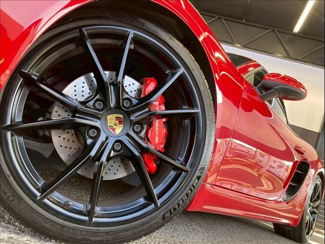 カスタムも承ります！ローダウン・リフトアップ・LED化・アルミホイール等、各ブランドのパーツの取り扱いございます。