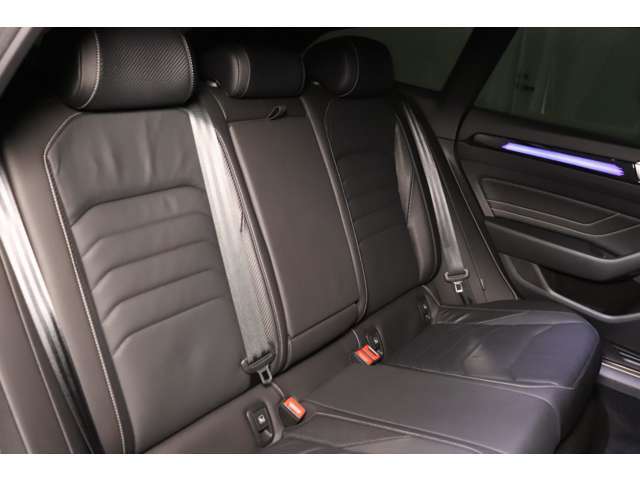 認定中古車は1年間、走行距離は無制限の保証が付いております。
