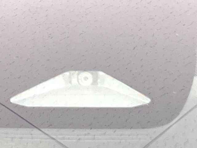 【トヨタセーフティセンス】走行中に前方の車両等を認識し、衝突しそうな時は警報とブレーキで衝突回避と被害軽減をアシスト。より安全にドライブをお楽しみいただけます。