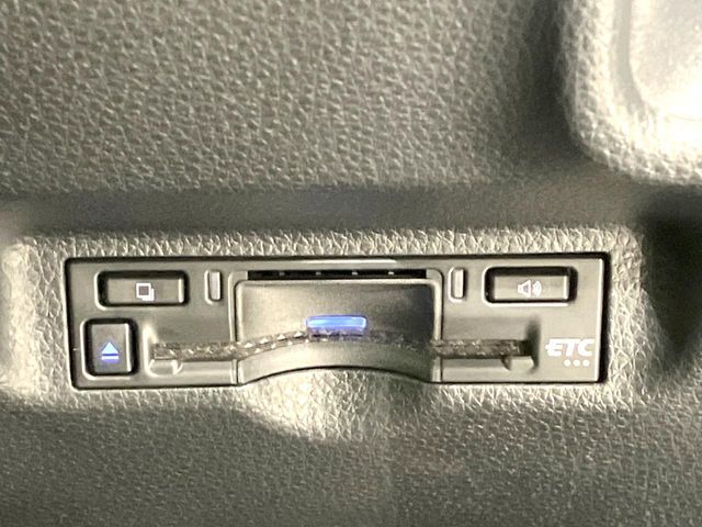 【ETC】高速道路の料金所をストレスなく通過！話題のスポットやサービスエリアに多い「スマートIC」利用時は必須のアイテムです。当店でセットアップを実施、ご納車当日からすぐにご利用いただけます！