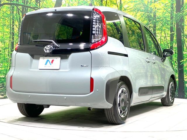 大好評を頂いておりますボディの弾スプラッシュコートも好評受付中。通常のガラスコートと異なる、耐久年数6年の無機質ガラスコーティングが、ボディをキレイな状態に保ってくれます。