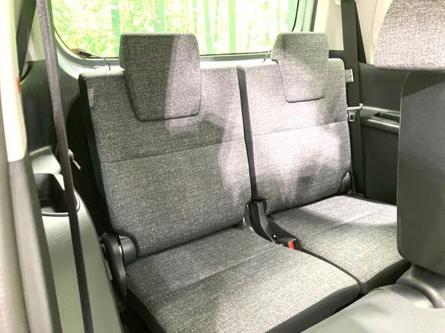 3列目シートはもちろん状態良好☆大人でもゆったりと座って頂けますので、大人数でのお出かけもラクラクです♪ご家族で、気の知れた仲間で、ドライブに行くのが楽しみですね♪