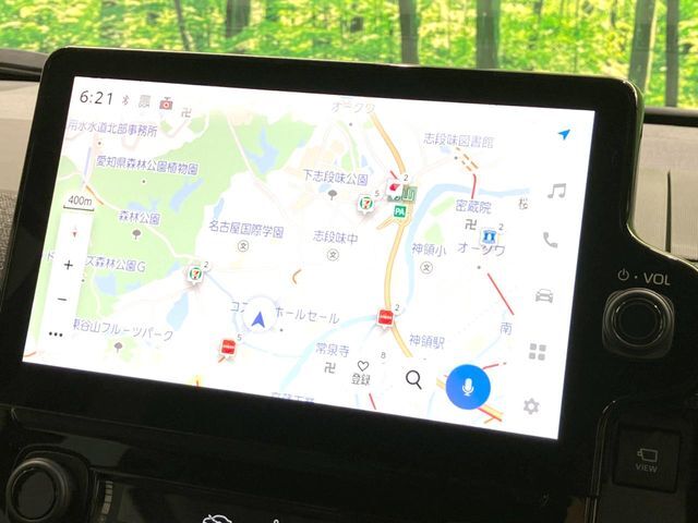 【ナビ機能付きディスプレイオーディオ】ナビ機能搭載の他、お持ちのスマートフォンと連携して、ナビやbluetoothでの音楽再生が可能です♪デザインはもちろん操作性も良好！