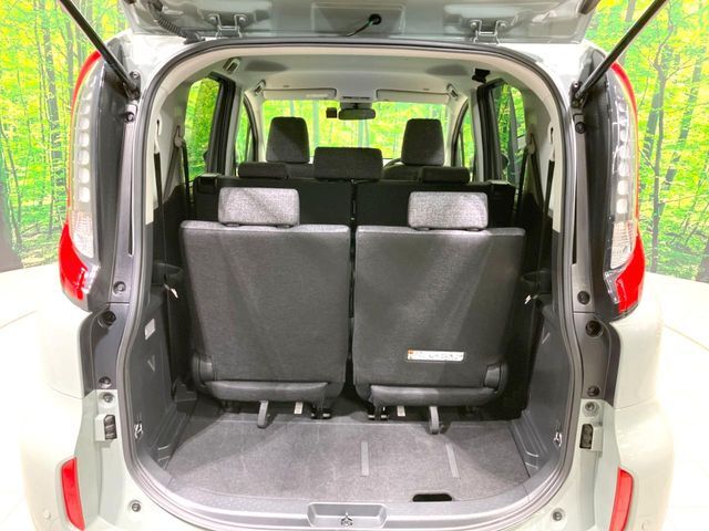 ラゲッジルームは、大容量のスペースを確保。普段のお買い物からレジャーまで、幅広く活躍してくれます！また、リアシートを倒すことでバリエーション豊かにお使いいただけます。