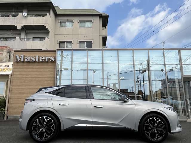 ・新車保証継承・プラグインハイブリッド・ムーンルーフ・ブラックレザー・360°全周囲カメラ・パワーシート・パワーバックドア・シートヒーター＆ベンチレーション・FOCALサウンド・純正前後ドラレコ・ETC・禁煙