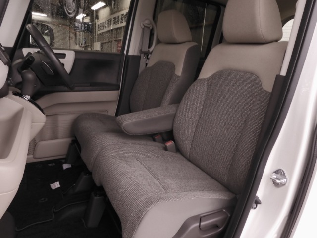 ◆室内は、シートクリーニングや各部の徹底した清掃を実施し、消臭・除菌処理を行っています。しかも、全ての差上で天然成分の薬剤にこだわり安心・安全へも配慮しています。