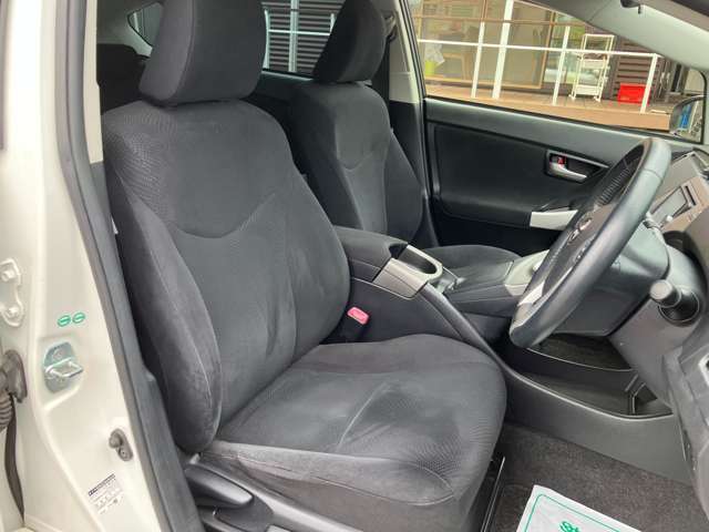 【店内】キッズスペースもございますので、お子様連れでもお気軽にお越しください！ゆっくり愛車選びをしていただけます♪