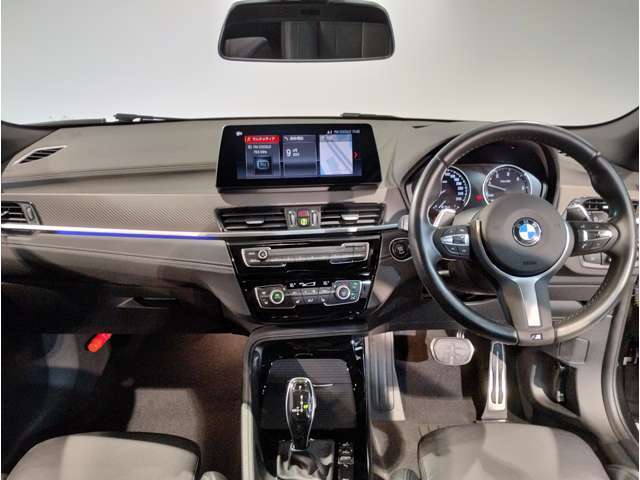 ☆センターパネルを運転席側に僅かに傾けたBMW独特のインパネ☆【駆け抜ける歓び】はここからもスタートしております☆