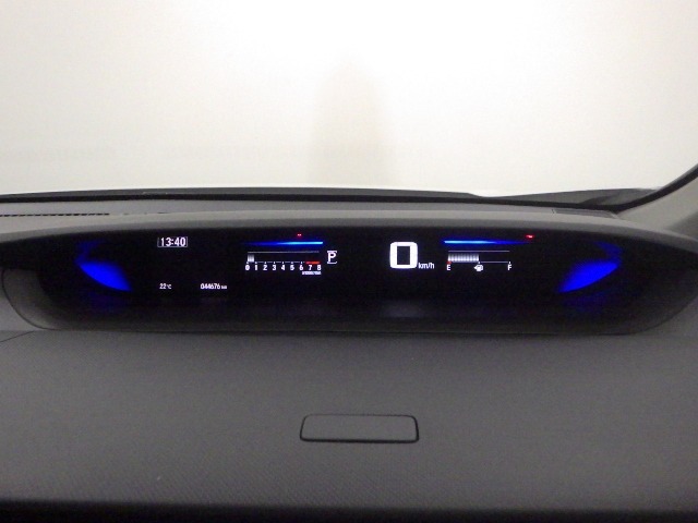 メーターも見易いレイアウトなので安心ドライブをサポートします☆