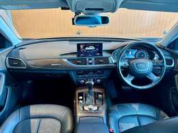 全体を俯瞰してみるとよく分かる、細部までこだわったデザインです！ドライバーの運転姿勢にもこだわっていることがよく分かります！