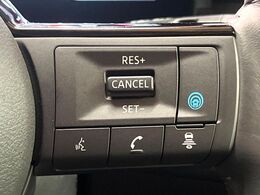 【プロパイロット】高速道路での長距離走行が楽に！！渋滞時と巡回走行のシーンで、アクセル・ブレーキ・ステアリングを自動で制御し、長距離運転の負担を軽減してくれます♪