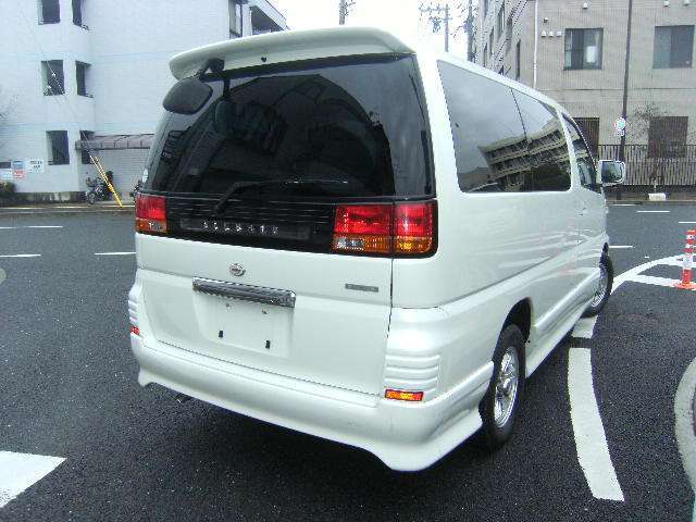 全車点検整備渡しなのでオイル関係、水廻り、バッテリー、ブレーキ関係、ベルト、ブッシュ、など多項目の点検・整備を実施して納車しております。その際の部品代も総額の中に含まれておりますのでご安心下さい。