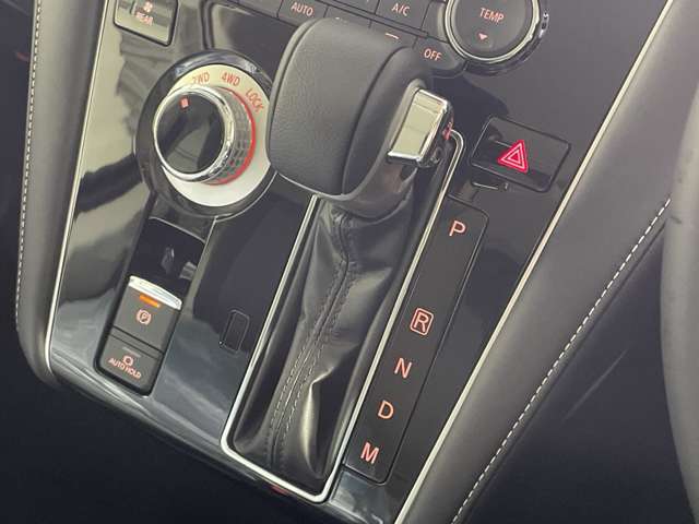 【シフトレバー】『シフトレバー』の画像になります。写真の内容に関してご不明点、ご質問等がございましたらお気軽にガリバー店舗までお問い合わせください。