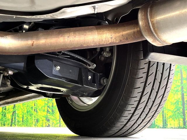 お車を安心してお乗りいただく為には、足回りの定期点検が欠かせません。サービスサポート（有償保証）では無料点検もご提供しており、安心のカーライフをお過ごしいただけるサポート体制が整っています。